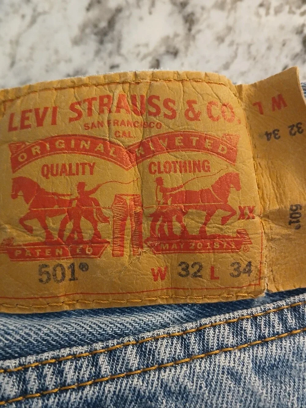 Levi's 501 Denim Jeans 32 X 34 Mens Blue Lighter Wash Worn Button Fly